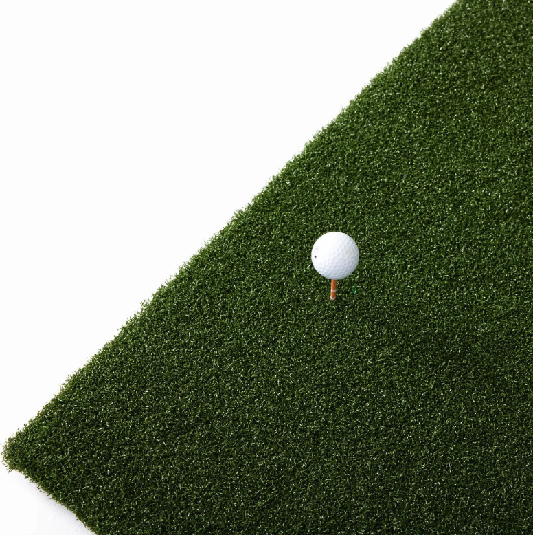 Golf mat with white ball