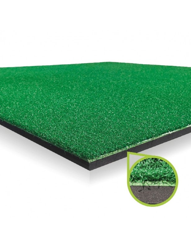 Classic 150 Golf-Abschlagmatte mit Nahaufnahme der Schlagfläche und Schaumstoffunterlage