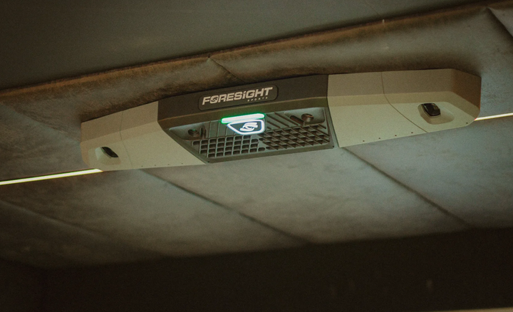 Foresight Falcon launch monitor with illuminated logo and advanced radar-camera sensors – Golf & Greens