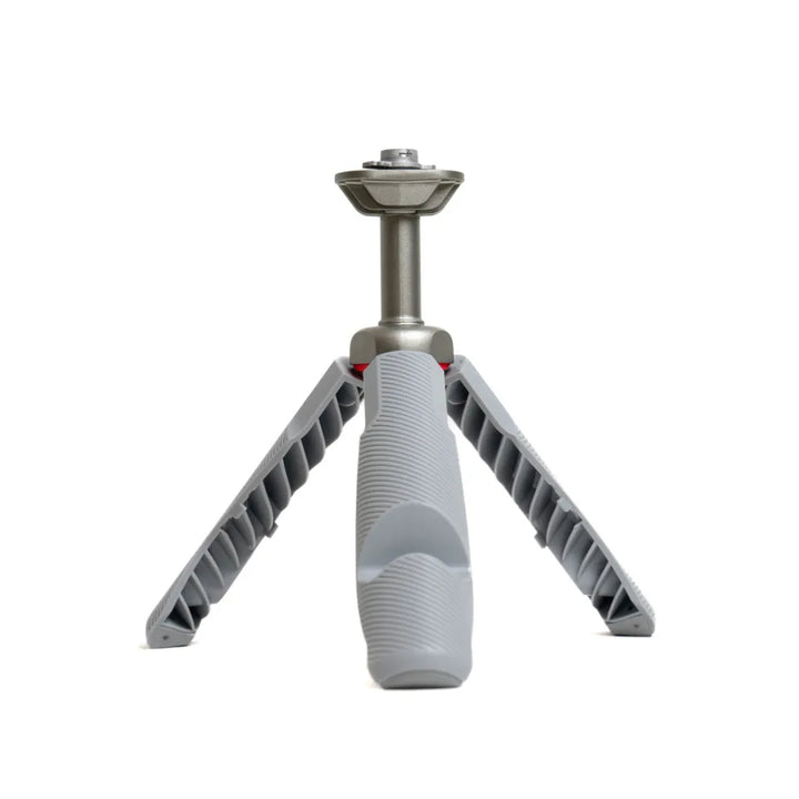 Side view tripod with Rapsodo MLM2PRO